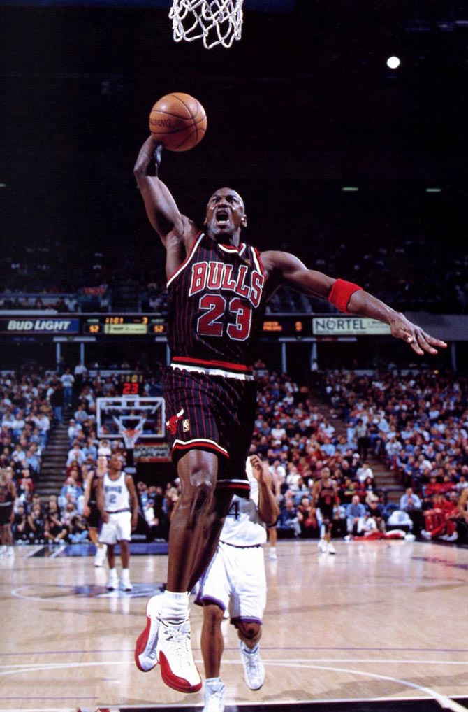 bulls michael jordan #23 stitched black jersey